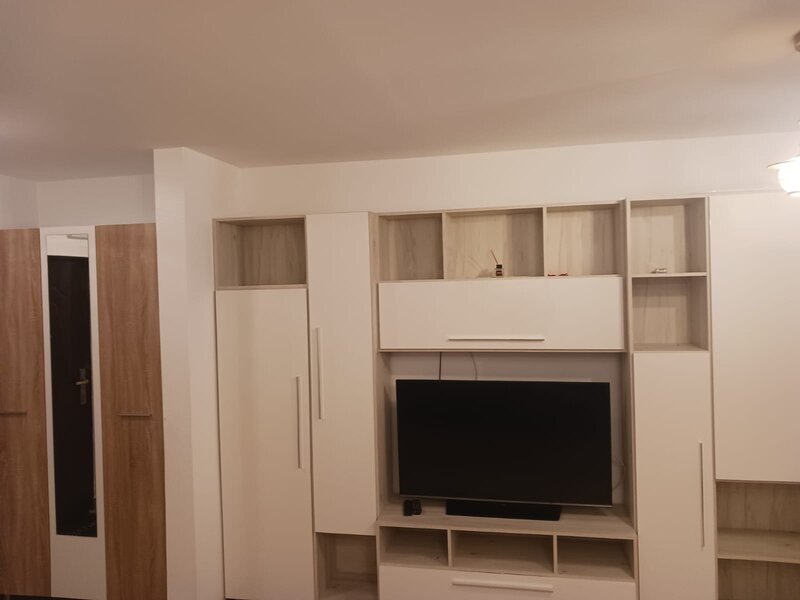 Dristorului, inchiriez garsoniera 1 minut metrou,